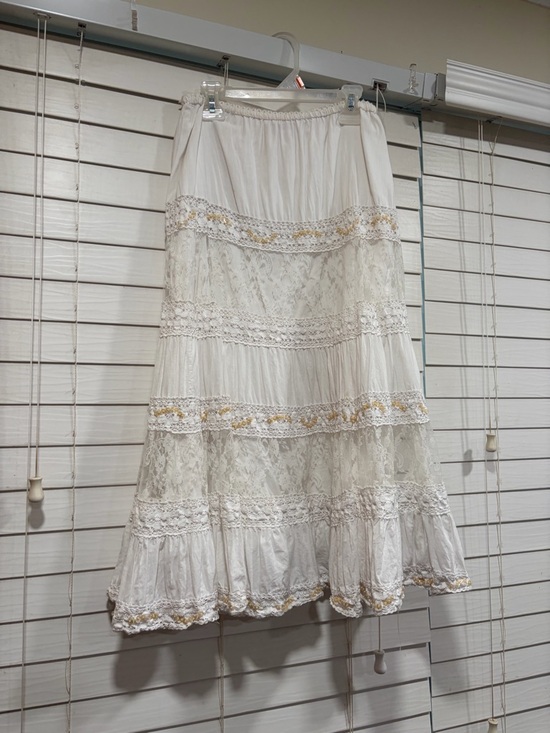 Dresses & Skirts - Bohemian Lace Tiered Midi Skirt - White